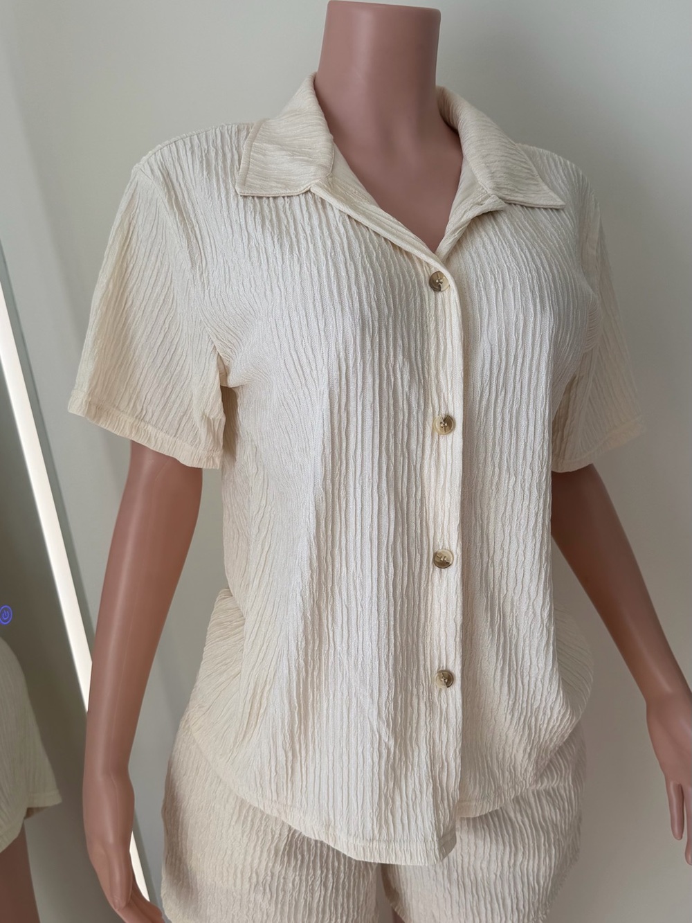 Textured Cream Button-Up Short Set - Picture 4 of 4